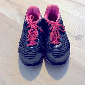 Puma Women’s Sneakers faas 600 v2 Black and Pink